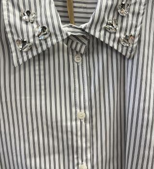 Preview: Rinascimento Bluse mit Streifen und Strasssteinen