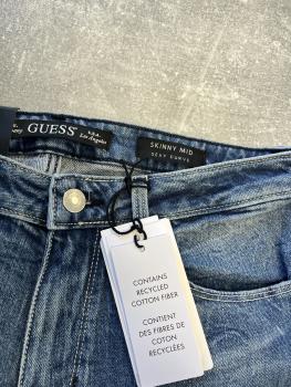 Guess Skinny Jeans mit Strasssteinen und Pailetten